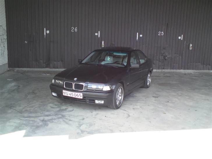 BMW 325i aut.  billede 2