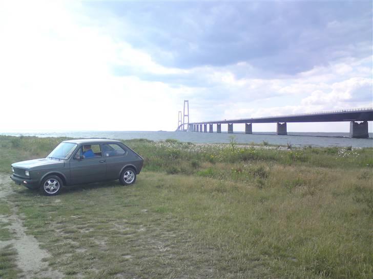 Fiat 127 Grethe Solgt - Lidt billeder ved Isbåde museumet ved broen .. billede 2