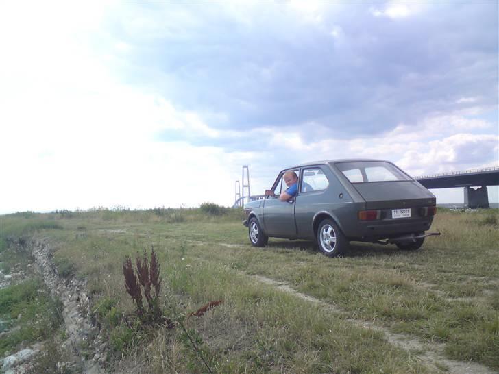 Fiat 127 Grethe Solgt - Lidt billeder ved Isbåde museumet ved broen .. billede 6