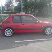 Peugeot 205 gti