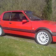 Peugeot 205 gti