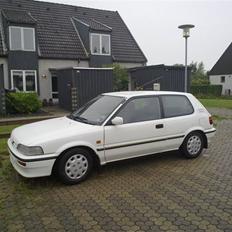 Toyota Corolla XLi (SOLGT)