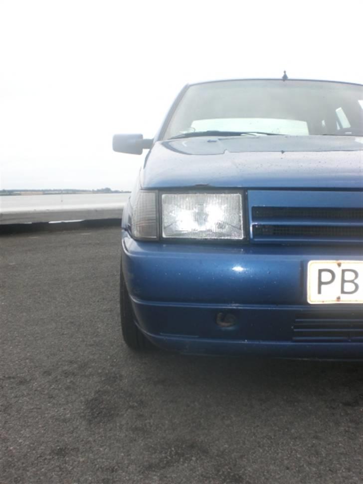 Fiat Tipo 1,4 ie. *SOLGT* - Lidt rust over forlygten, men det sku gerne væk når den nye badboyfront skal på ;) billede 2