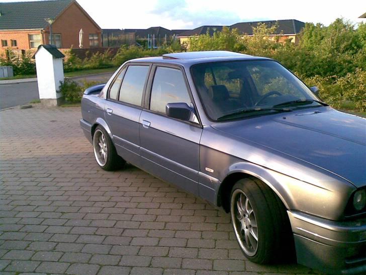 BMW 320i M-tech2 solgt billede 2