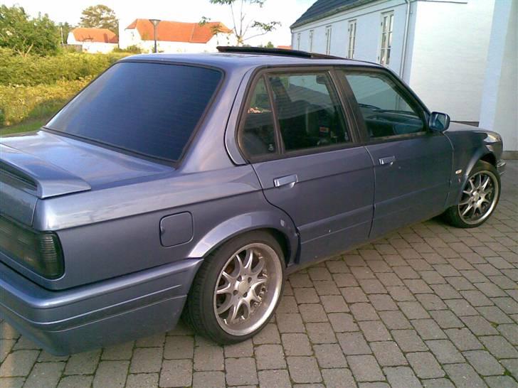 BMW 320i M-tech2 solgt billede 3