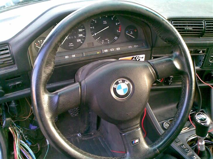 BMW 320i M-tech2 solgt billede 8