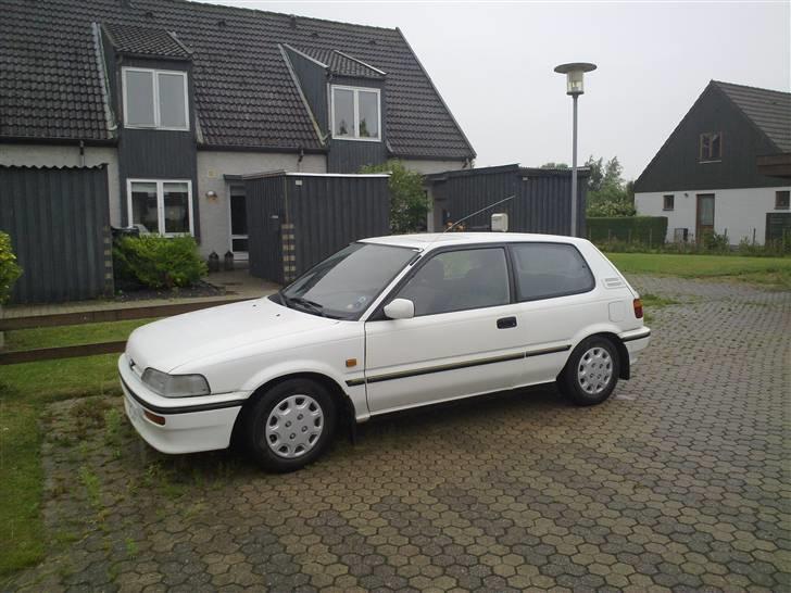 Toyota Corolla XLi (SOLGT) - Den starter hver eneste gang - det er jo en Toyota ;) billede 2