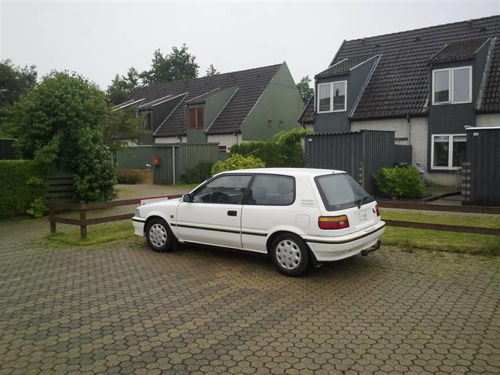 Toyota Corolla XLi (SOLGT) billede 3