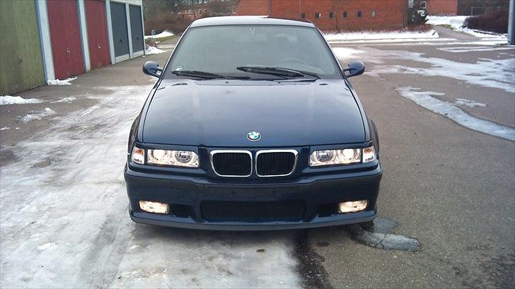 BMW 320I - Lækker nyvasket billede 1