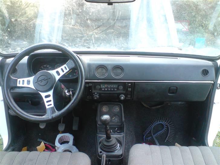 Opel Kadett C Solgt - alt i udstyr..! næsten... mangler choker m.lys  billede 6