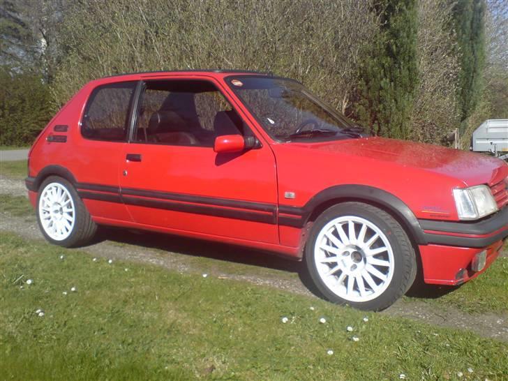 Peugeot 205 gti billede 2
