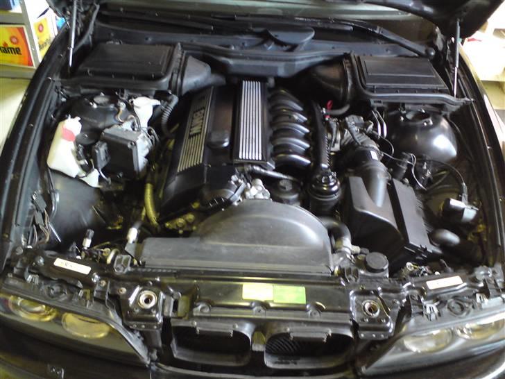 BMW E39 528 auto --- SOLGT billede 12