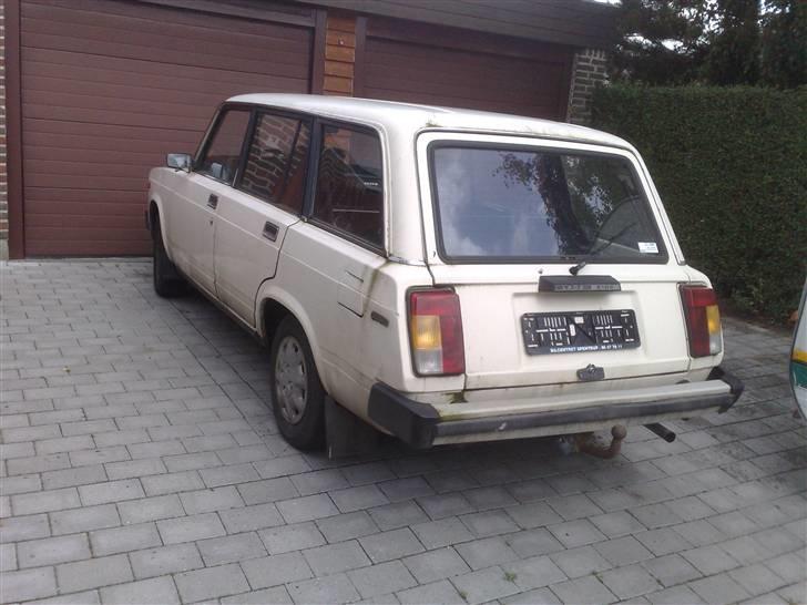 Lada 2104  - sådan så den ud inden den blev vasket billede 2