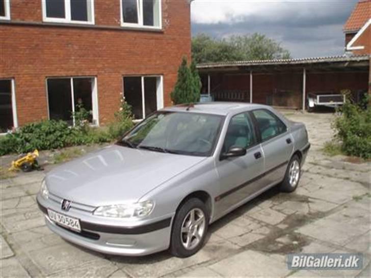 Peugeot 406 DØD - da jeg fik den, uden tågelygter billede 20
