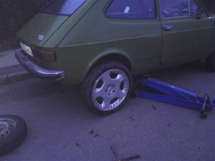 Fiat 127 mk1 - hehe. 18" oz på fiat bil. ej billede 14