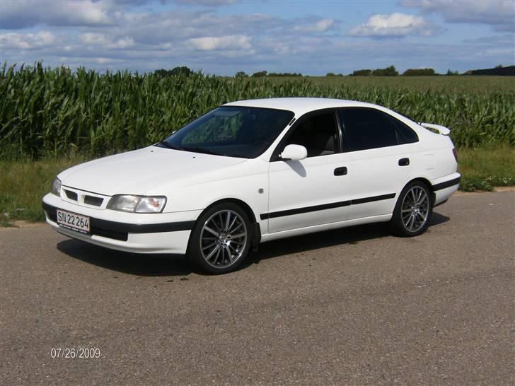 Toyota .-. Carina E Solgt .-. - Nu med Spoiler på.-. billede 1