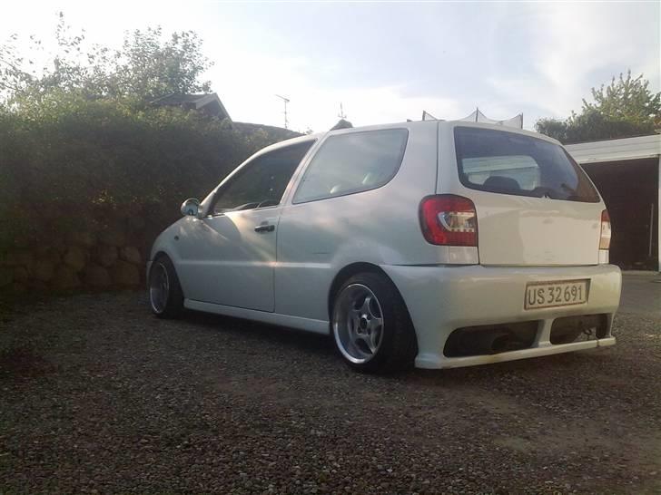 VW Polo 6N [Byttet] - Nummerpladen sidder skævt og bagkofanger er lidt fucked, ny er kommet hjem :) billede 2
