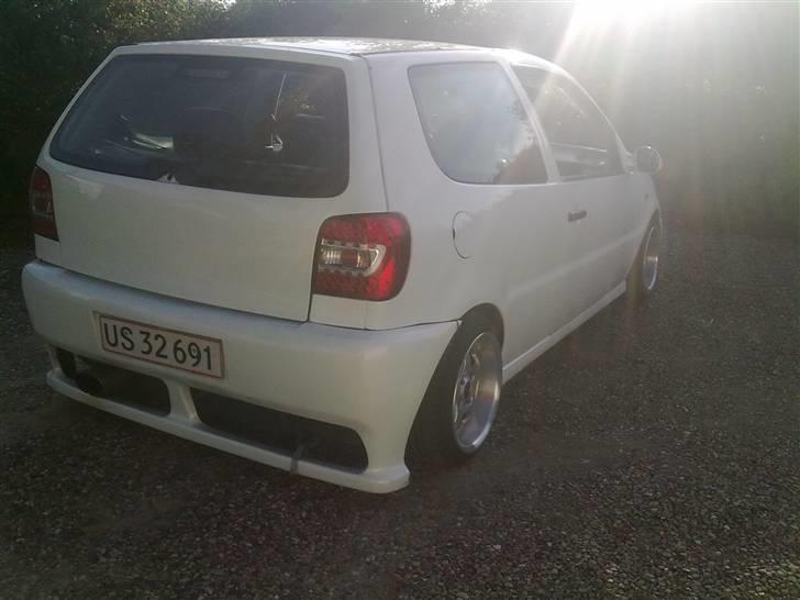 VW Polo 6N [Byttet] - Nummerpladen sidder skævt og bagkofanger er lidt fucked, ny er kommet hjem :) billede 4