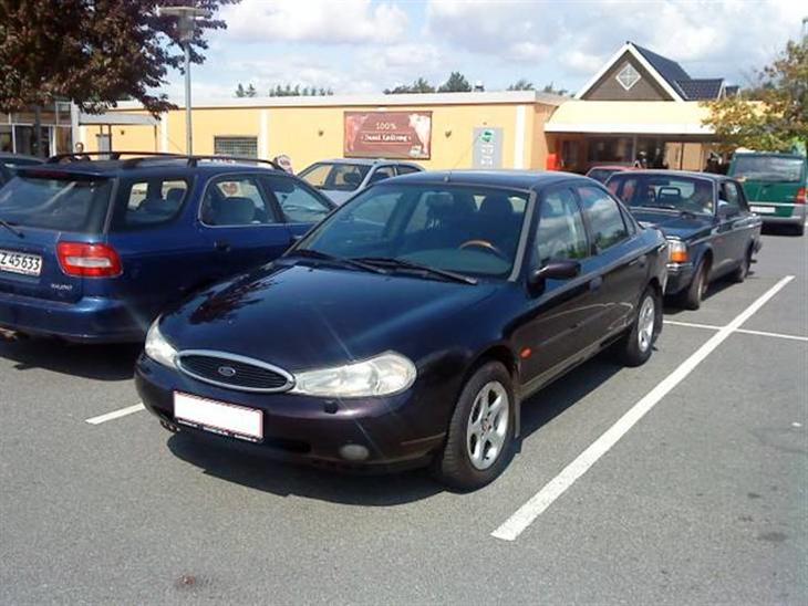 Ford Mondeo 1,8 - Fronten billede 1