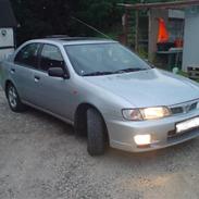 Nissan almera