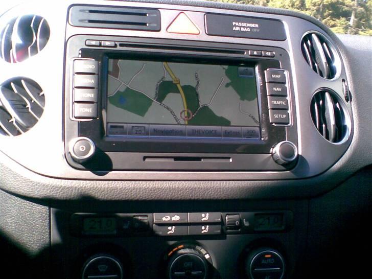 VW Tiguan Sport & Style *Solgt* - Den fedeste navi der findes..... let og betjeningsvenlig og super overskuelig. billede 11