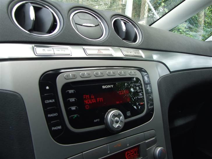 Ford S-Max 2.0 TDCI Titanium - Sony radio med single CD...lister i børstet stål billede 6