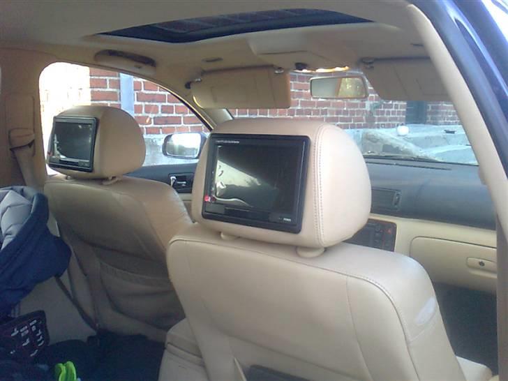 VW passat 1.9TDI 130HK 6GEAR - så kom der LCD i nakkestøtter. Har selv bygget dem ind billede 14