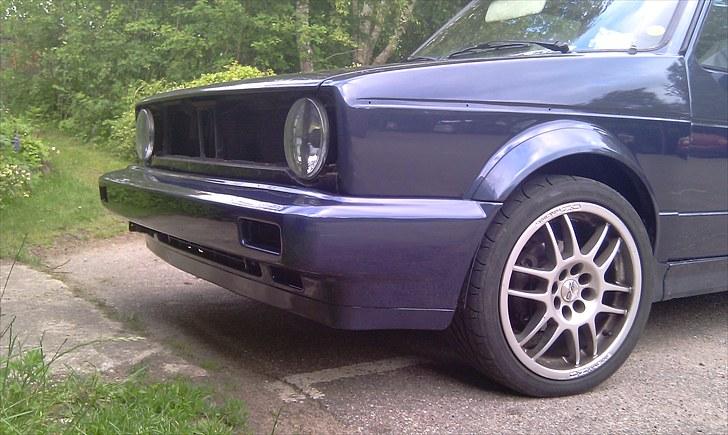 VW Golf I Cabriolet - så mangler der kun at justere forskærmen, montere den nye grill og købe clips til pynte lister billede 4