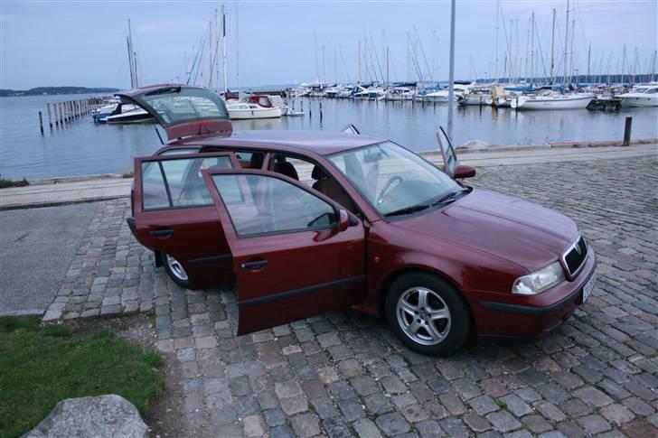 Skoda Octavia GLX Combi billede 3