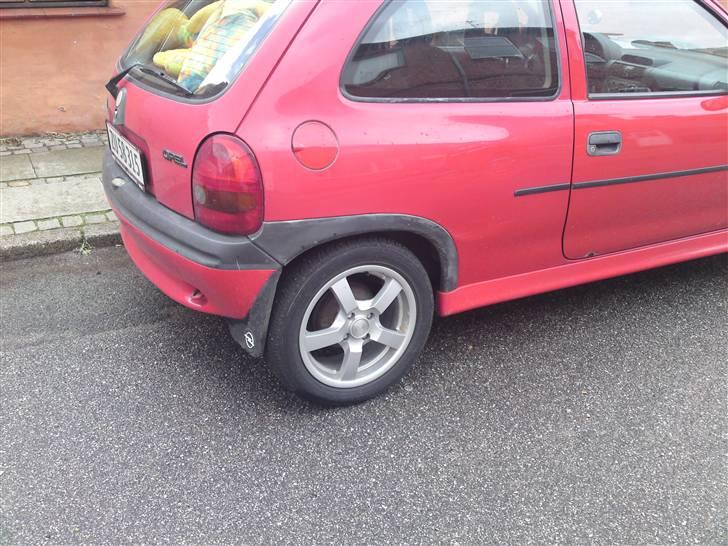 Opel corsa sport. TOTALT SKADE billede 2
