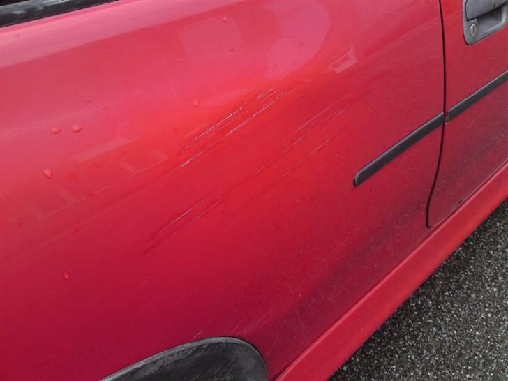 Opel corsa sport. TOTALT SKADE billede 5