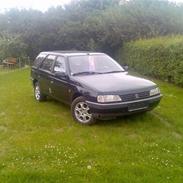 Peugeot 405 1,4 ST SOLGT!