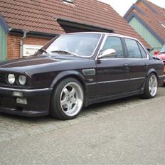BMW e30 327i SOLGT