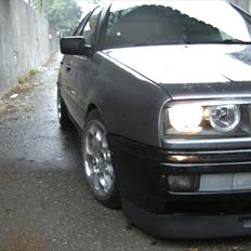 VW vento 1,8 gl solgt..