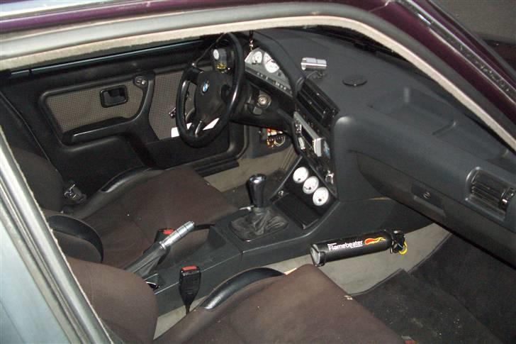 BMW e30 327i SOLGT billede 6