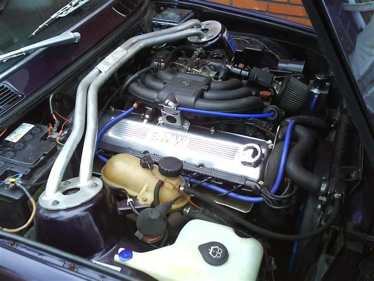 BMW e30 327i SOLGT billede 9