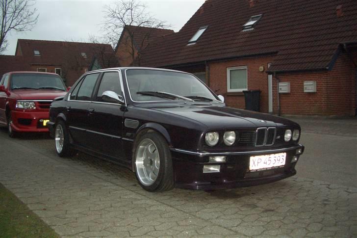 BMW e30 327i SOLGT billede 10