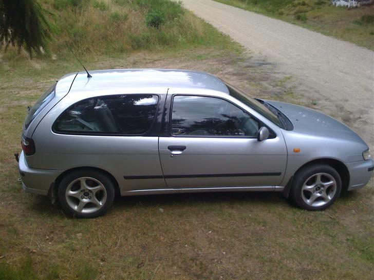 Nissan Almera.  solgt! billede 7