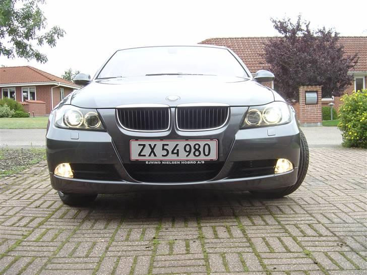 BMW 320D E91 Touring (Solgt) - Xenon lygterne giver et rigtig godt lys. billede 10