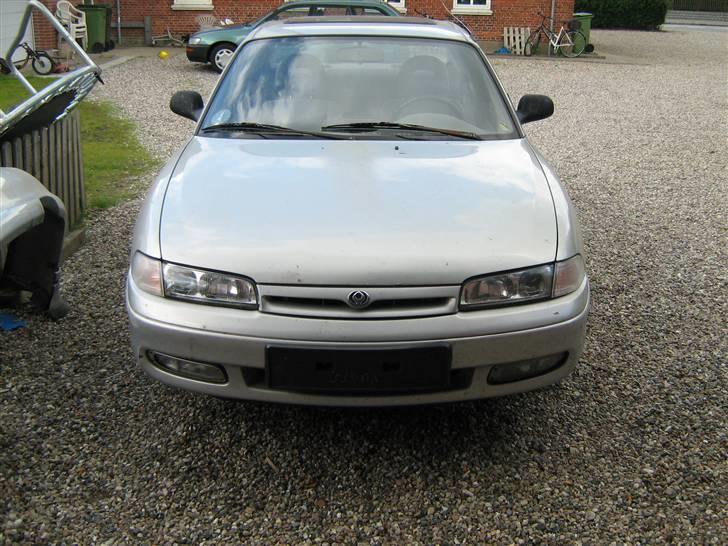 Mazda 626 1,8i ***solgt*** - det er så ny bil inden syn billede 1