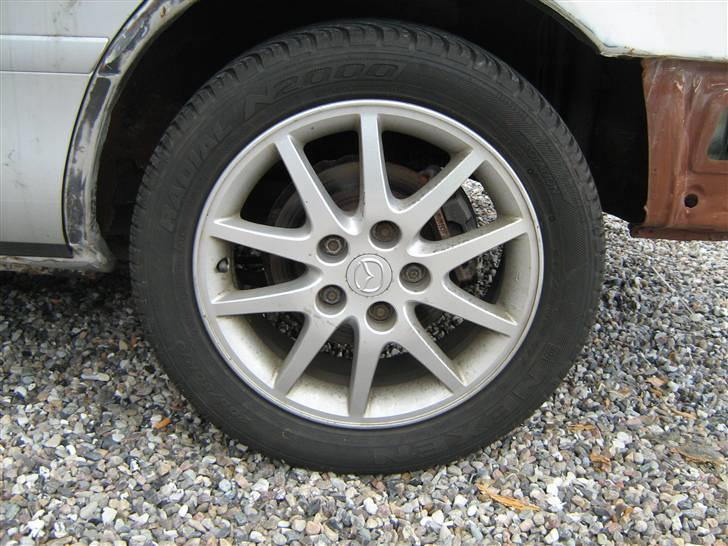 Mazda 626 1,8i ***solgt*** - her er bedre dæk end dem på den anden billede 4