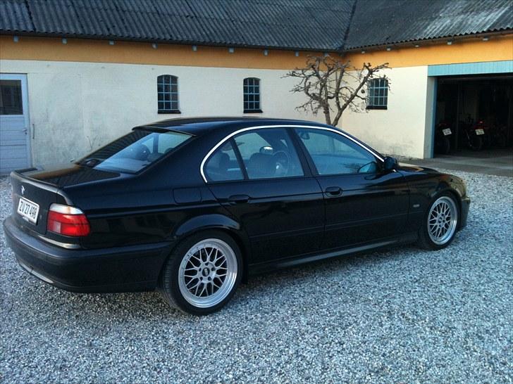 BMW 528i aut. 4d Solgt billede 9