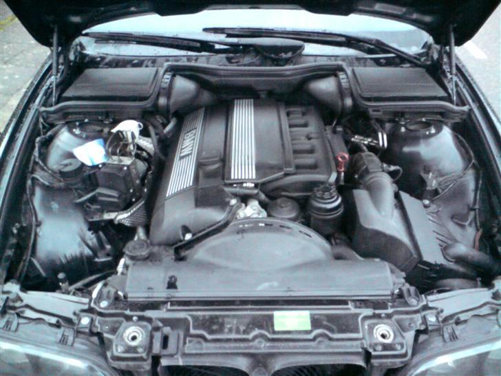 BMW 528i aut. 4d Solgt billede 15