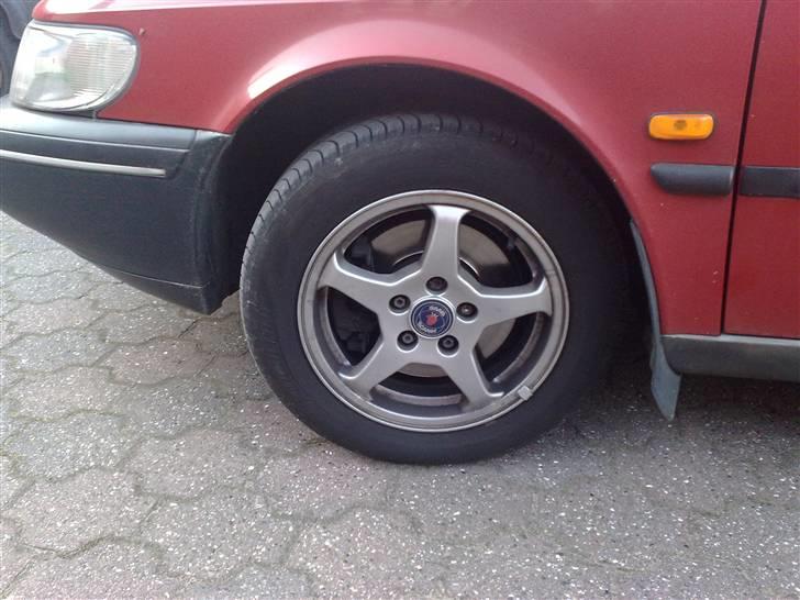Saab 900 NG - Det skal vist ikke være 14" fælg :D  billede 7