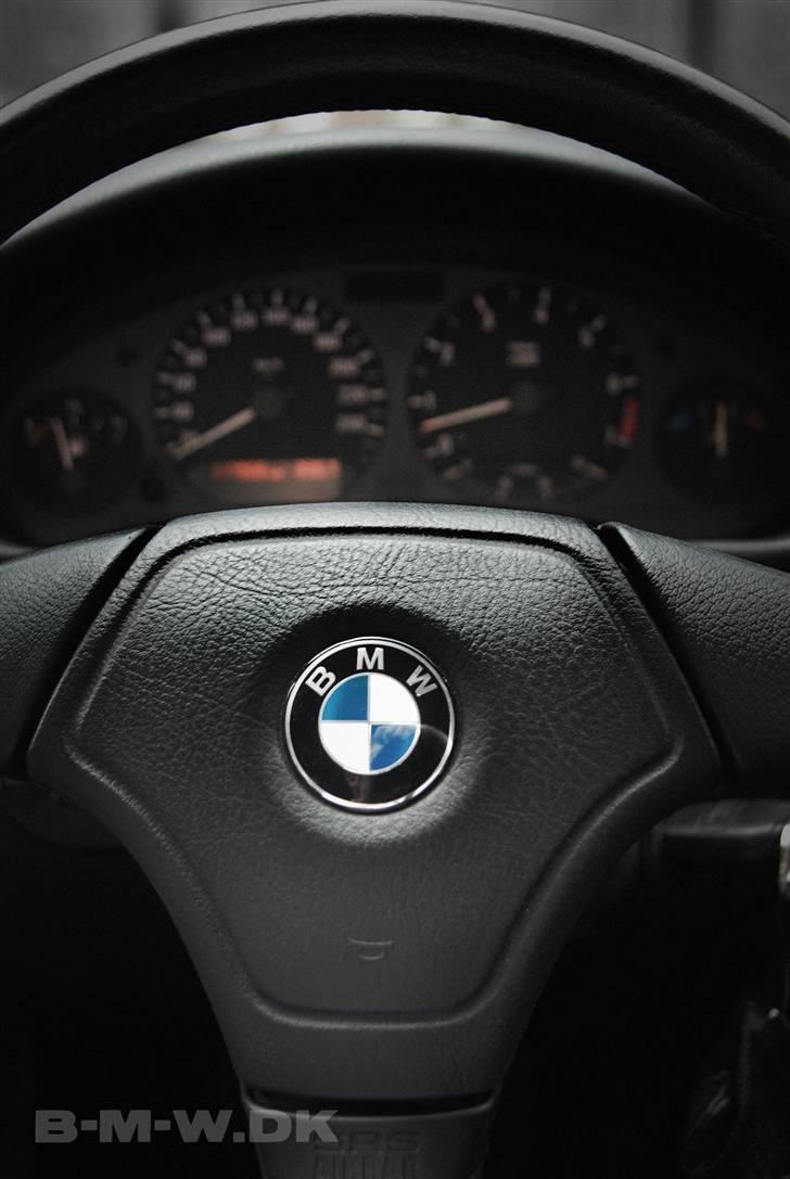 BMW 328i cab SOLGT billede 4