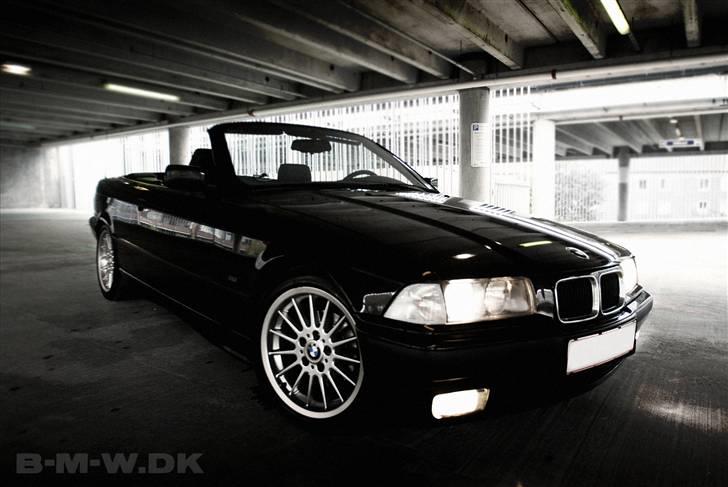 BMW 328i cab SOLGT billede 5