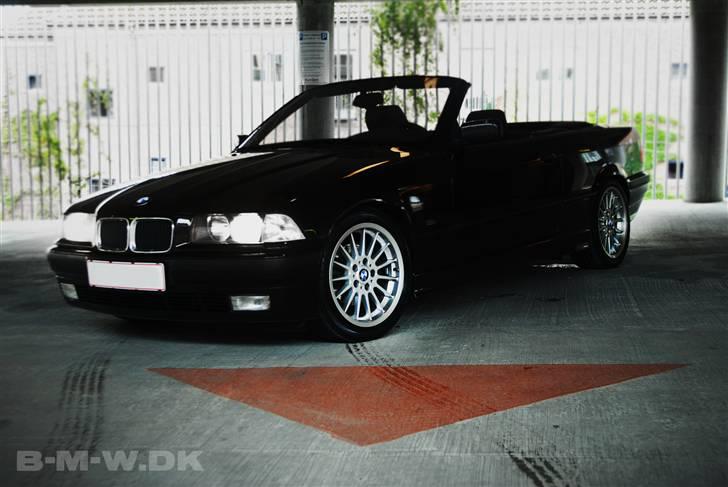BMW 328i cab SOLGT billede 7