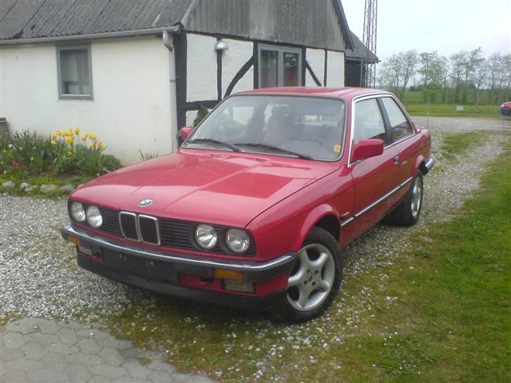 BMW 320i e30 " SOLGT " billede 1
