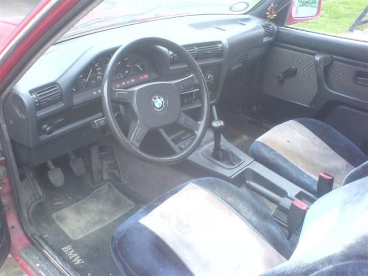 BMW 320i e30 " SOLGT " billede 2