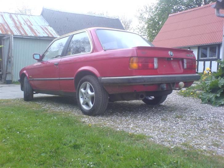 BMW 320i e30 " SOLGT " billede 6